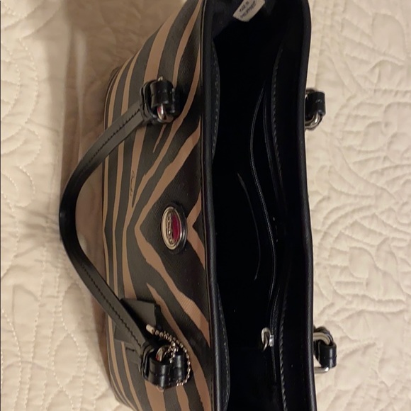 Coach bag and matching wallet. - Picture 4 of 4